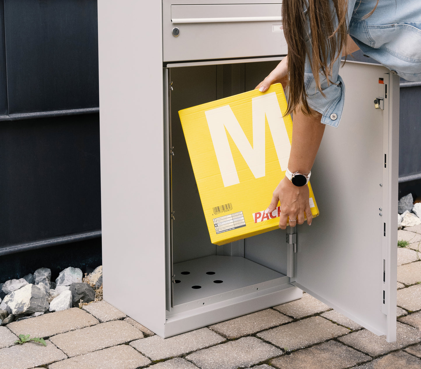 Paketpostlåda RENZ Qubo med snedtak 933 (XL)